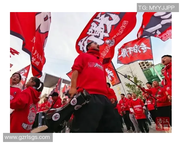 全球球星风采大汇聚 足坛巨星共演激情赛场精彩瞬间